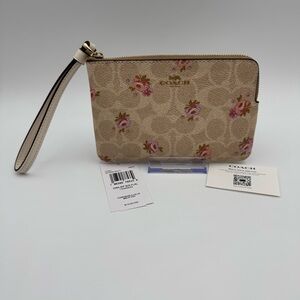 Coach Corner Zip Wristlet Pouch Beige in Signature Canvas With Floral Print New